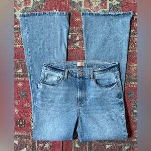 SIMPLE SOCIETY Flare Jeans. Size 9/29